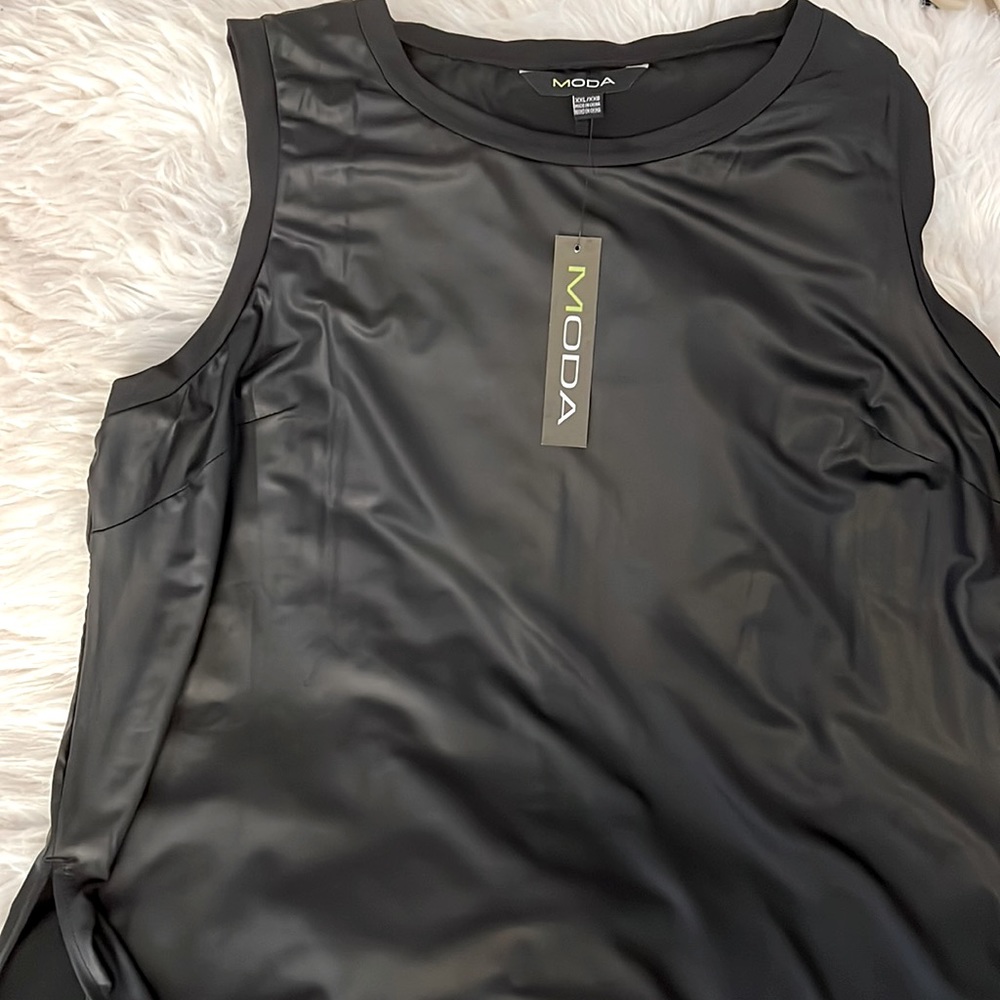Black polyester dress with slit up the side comfortable for summer lightweight